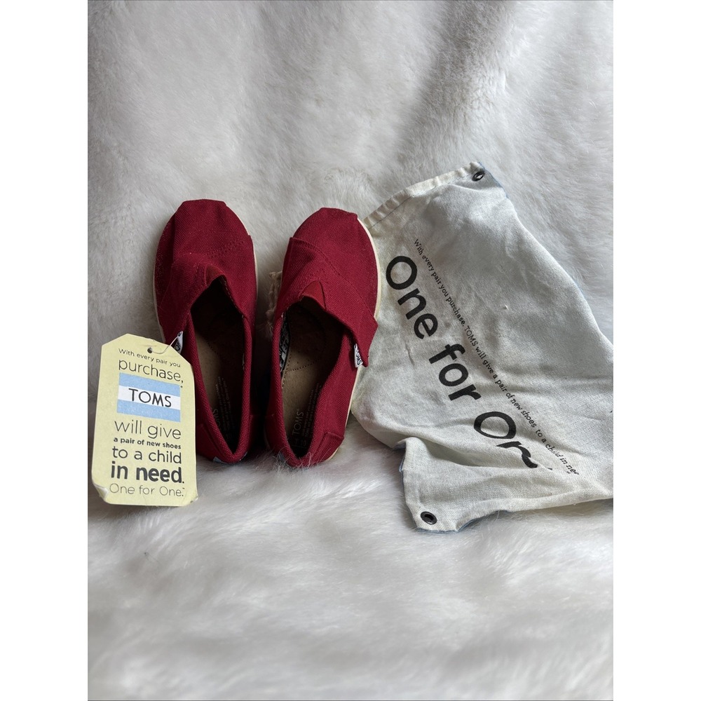 Toms Kids Classic Slip On Flats SIZE 10 Red Canvas NWT See Description